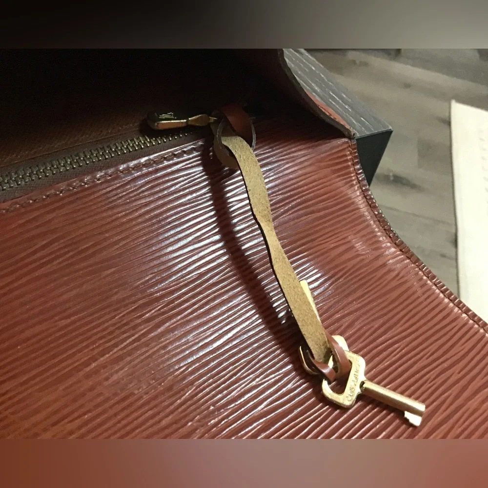 Louis Vuitton Monceau Epi 2 way bag